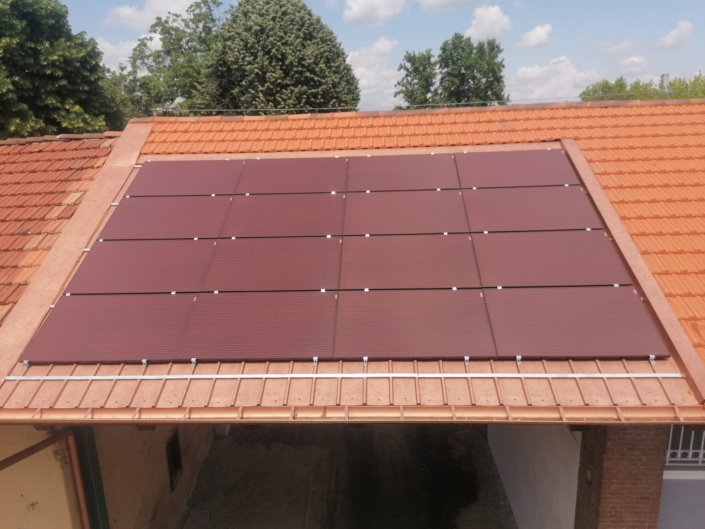 Impianto Fotovoltaico a Collegno con Moduli Solari colorati Impianto Fotovoltaico a Collegno con Moduli Solari colorati
